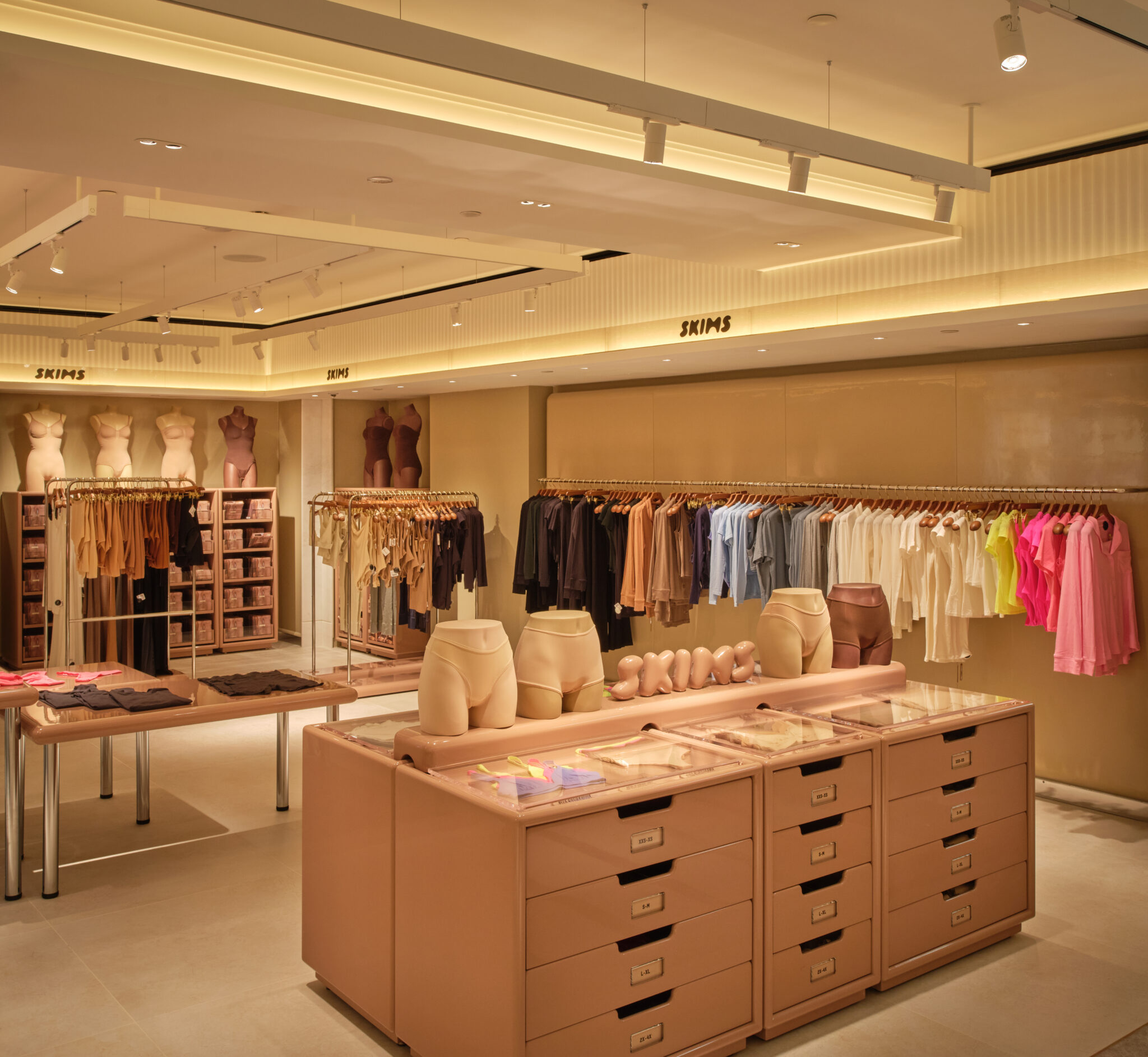 2023_06_17 - Harrods - Retail Interiors_HR0010