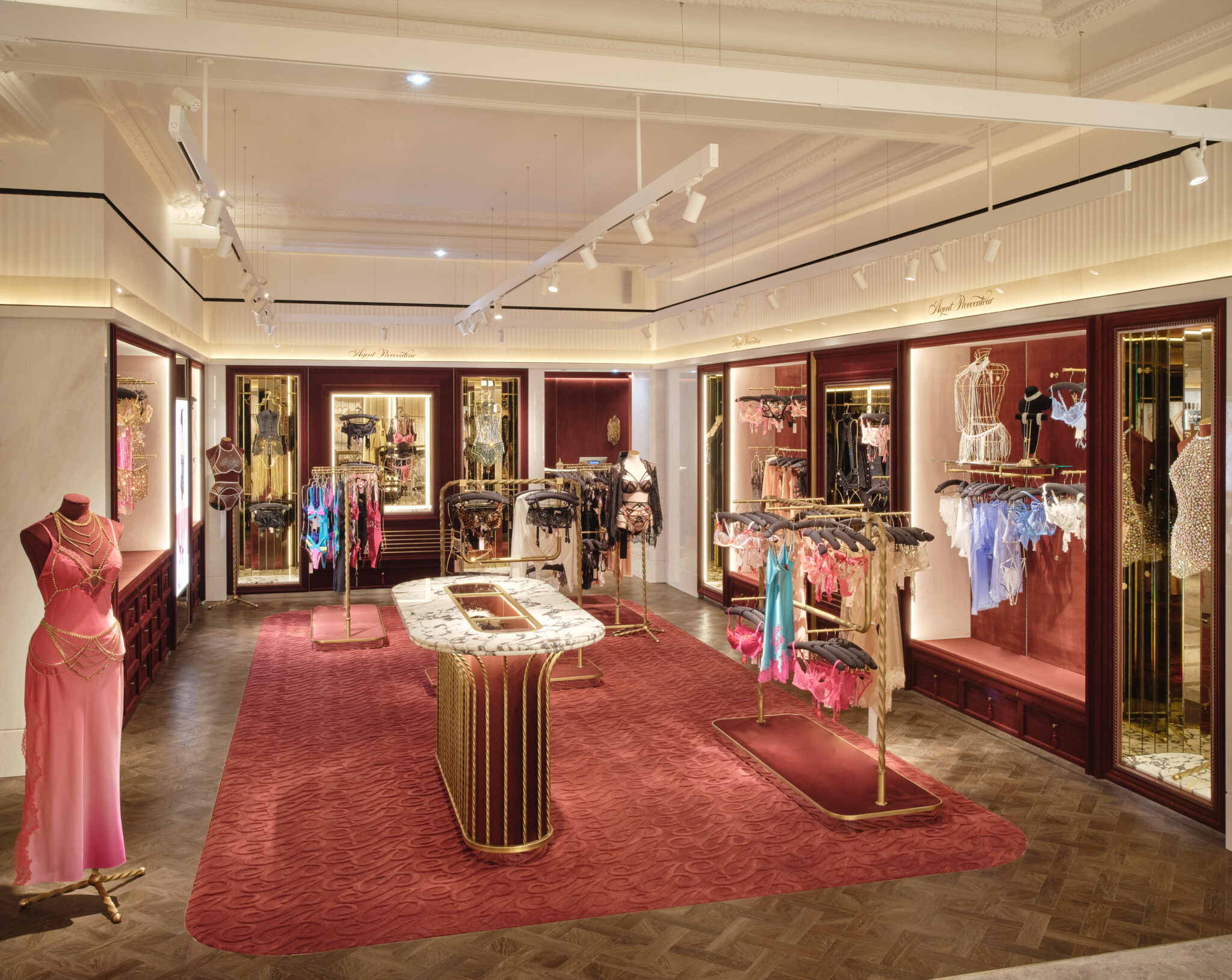 2023_06_17 - Harrods - Retail Interiors_HR0011